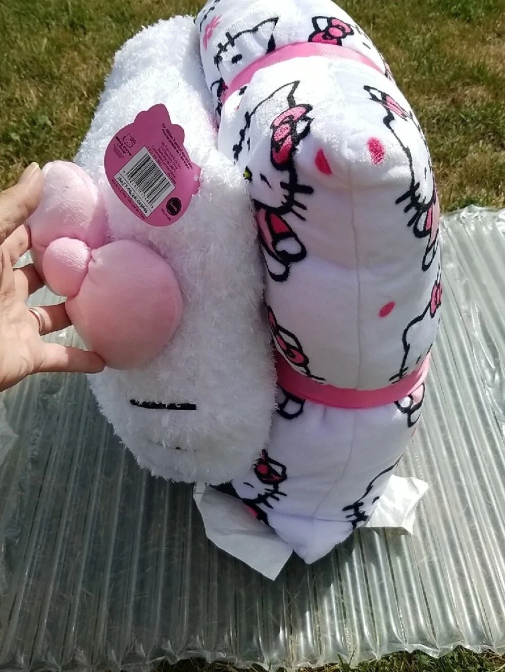 Hello Kitty🎀 Plush 2 Accent Pillows in White and PinkNwt